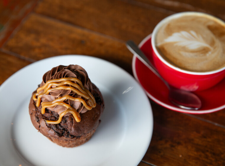 Coffee and muffin Kickstart cafe Invercargill